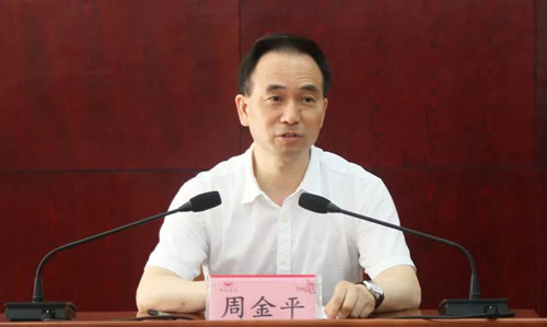 周金平為2019年宜化集團入職新職工(大學生)講授第一課(圖2) 周金平為2019年宜化集團入職新職工(大學生)講授第一課(圖2)