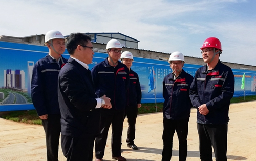 王大真深入股份公司新項目現場并召開技改項目評審會(圖2) 王大真深入股份公司新項目現場并召開技改項目評審會(圖2)