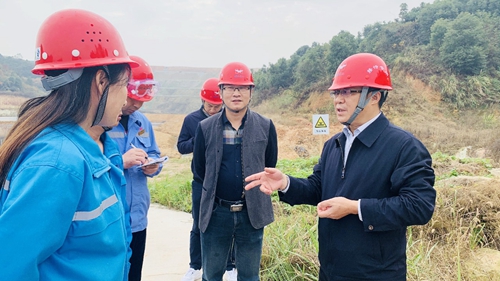 王大真到松滋肥業、楚星公司現場辦公(圖1) 王大真到松滋肥業、楚星公司現場辦公(圖1)