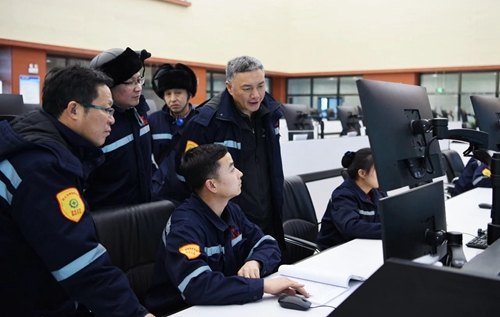 宜昌市領(lǐng)導(dǎo)王應(yīng)華、王大真一行到新疆宜化調(diào)研走訪(圖2) 宜昌市領(lǐng)導(dǎo)王應(yīng)華、王大真一行到新疆宜化調(diào)研走訪(圖2)