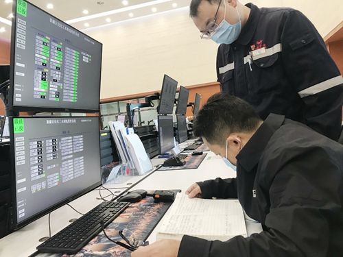 王大真到新疆宜化、新疆宜化礦業(yè)走訪慰問干部職工(圖1) 王大真到新疆宜化、新疆宜化礦業(yè)走訪慰問干部職工(圖1)