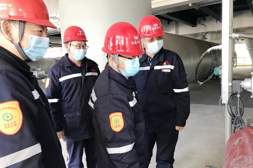 王大真到新疆宜化、新疆宜化礦業(yè)走訪慰問干部職工(圖4) 王大真到新疆宜化、新疆宜化礦業(yè)走訪慰問干部職工(圖4)