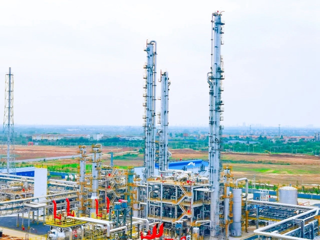 雙環(huán)公司合成氨升級(jí)改造項(xiàng)目一次投料開(kāi)車(chē)成功！(圖1)