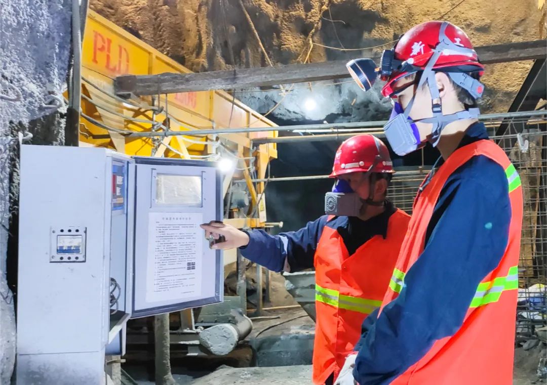 宜化礦業(yè):抓實“五個強化”,全力以赴保安全(圖2) 宜化礦業(yè):抓實“五個強化”,全力以赴保安全(圖2)