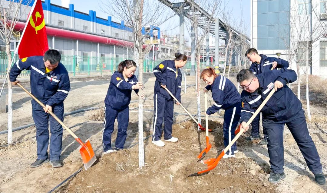 “植”此青綠共“樹”未來!集團(tuán)各公司開展植樹活動(圖18) “植”此青綠共“樹”未來!集團(tuán)各公司開展植樹活動(圖18)