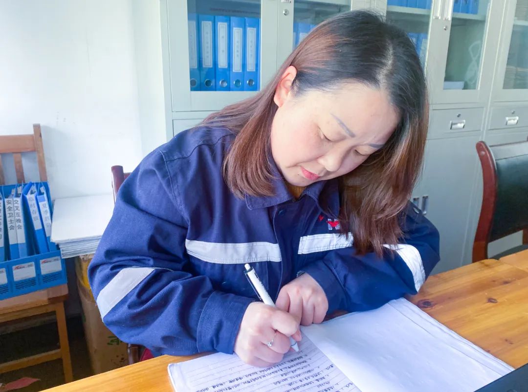 【宜化榜樣】宜化礦業黃小燕:礦山里的“黃督督”,安全上的內當家(圖5) 【宜化榜樣】宜化礦業黃小燕:礦山里的“黃督督”,安全上的內當家(圖5)