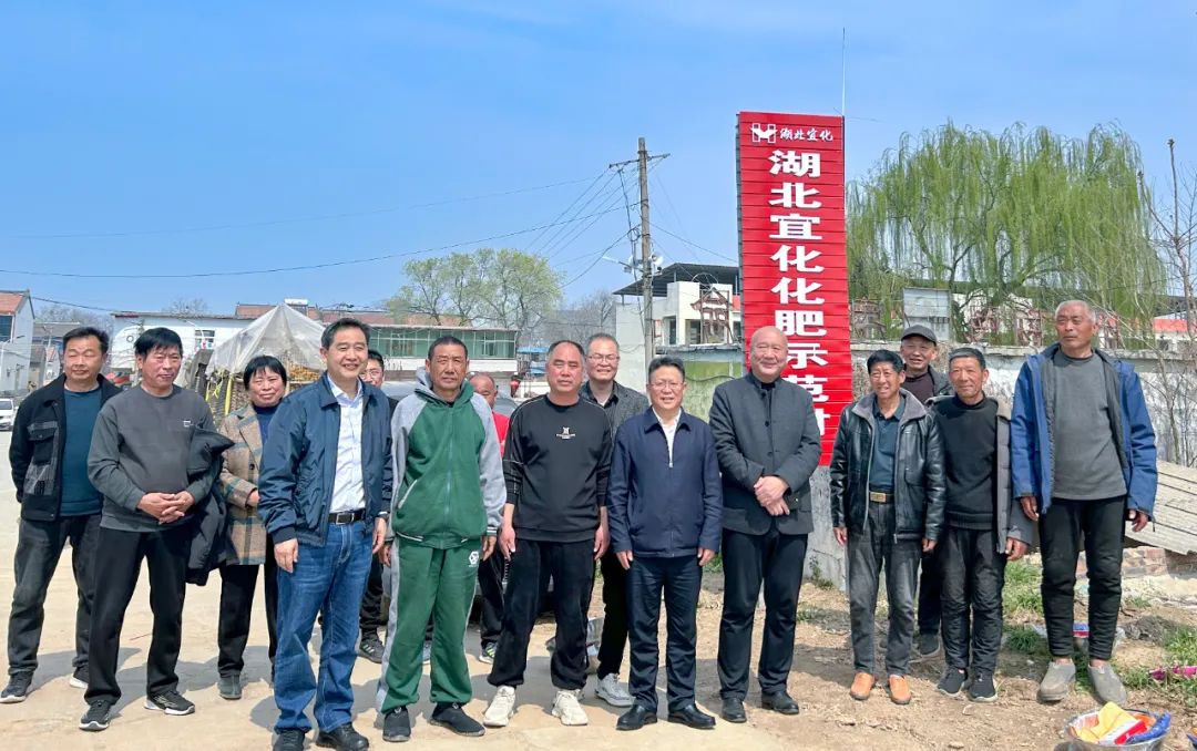 王大真走訪調(diào)研河南銷售市場(圖4) 王大真走訪調(diào)研河南銷售市場(圖4)