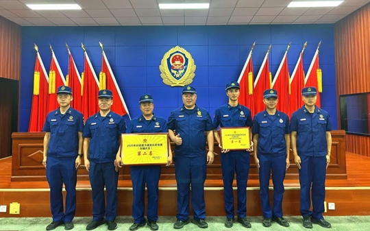 新疆宜化代表隊(duì)在自治區(qū)消防比武競(jìng)賽中勇奪佳績(jī)(圖1)